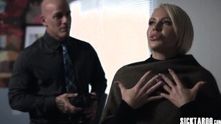 Horny photographer fucks new client
