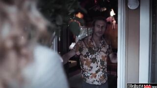Guy needs to boned a small hooters lunatic cougar to