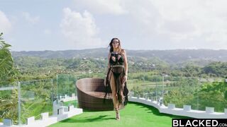 BLACKED Bombshell MILF Ava seduces stranger at hotel