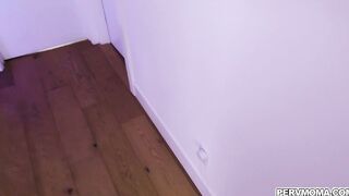 Tommy gets naughty blowjob from sexy bunny Siri