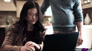 Lulu turned on and continues to masturbate