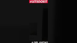A WOMEN KNOWS - Lesbian 3-Way For Big Butt Girlfriends