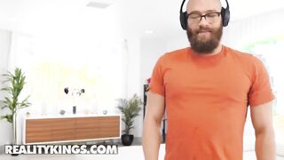 Reality Kings - Xander Corvus makes his lover Gia Derza Squirt all over the Kitchen