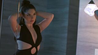 Keira Croft in stockings gets her anus destroyed