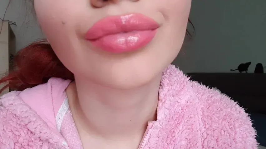Lips Smoking Porn - Love4Porn.com Presents Huge pink lucious lips smoking close up