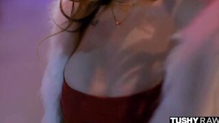 TUSHYRAW Thin beauty Lulu getting her tight butt gaped wide
