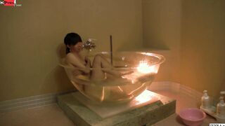 Japanese amateur boat rides and bathing into weird bathtub