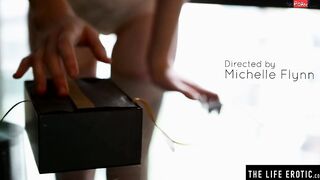 Dirty sexy Enhances her Orgasms with Candles and Hottie Wax Play