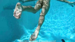 camsoda-Little teen uses dildo during underwater