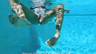 camsoda-Little teen uses dildo during underwater