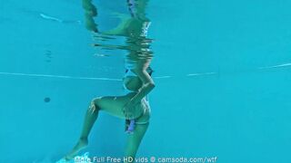 camsoda-Little teen uses dildo during underwater