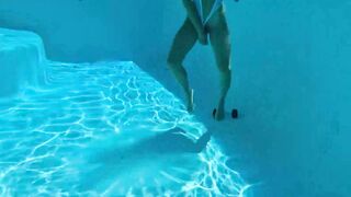 camsoda-Little teen uses dildo during underwater