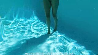 camsoda-Little teen uses dildo during underwater