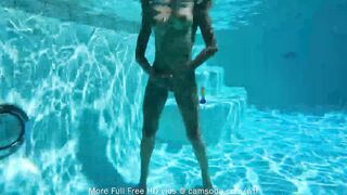camsoda-Little teen uses dildo during underwater