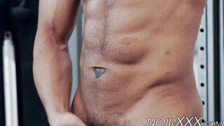 Muscular black gay Dillon Diaz solo jacks off his BBC