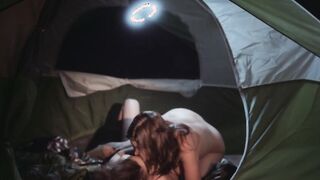 Facesitting MILF dyke seduced by scissoring 19yo slut