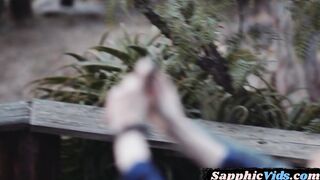 Facesitting MILF dyke seduced by scissoring 19yo slut