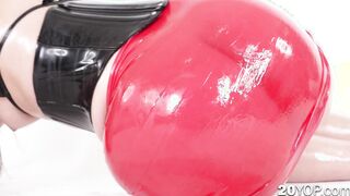 Big butt Tommy oily pussy to ass and back