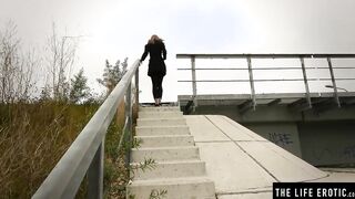 Cute barely legal pulls down her jeans and masturbates into a outside place