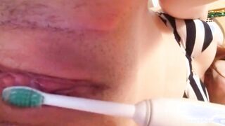 massaging my leaky pussy with a toothbrush