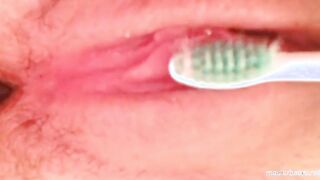 massaging my leaky pussy with a toothbrush