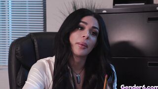 Trans boss babe Eva Maxim fucks King Noires big cock
