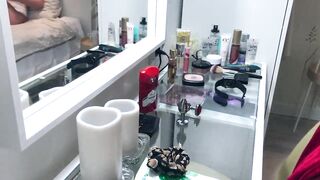 Married Bimbo is Bored at Home and Jerks off Her
