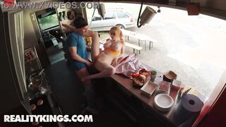 Scarlett Jones Opens Her Food Trunk For The First Time And Flashes Her Boobs For More Customers - Reality Kings