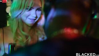 BLACKED big black cock-hungry Blonde fucks DJ at her house party