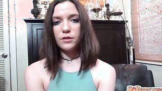 Maddie Winters knows she's gotten problems, but when she goes to view her new therapist
