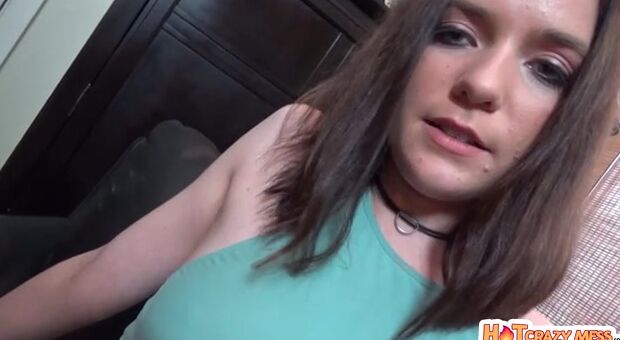 Maddie Winters knows she's gotten problems, but when she goes to view her new therapist