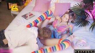 Stepbrother Nerd Showed Slutty Stepsiste