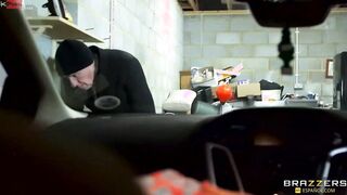 Conduciendo como Loca Clip With Ryan Ryder, Ella Hughes - Brazzers Official