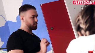 HORNY HOSTEL - Step Sister Mona Blue Secretly Really Wants Dick Inside Her Ass - LETSDOEIT