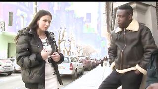 Mira Cuckold Gets 4 Servings Of Long African Penis Chocolate Inside Gang Bang