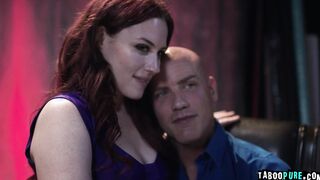 MILF Helena Locke received a cum from Derrick Pierce
