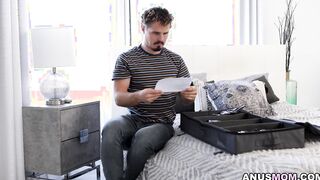 Robby asks Jessica for a private sexy show