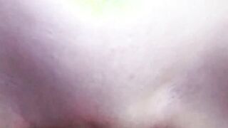 PLOTZLICH SPRITZTE ER IN MEINER MUSCHI UND DANN SPERMA