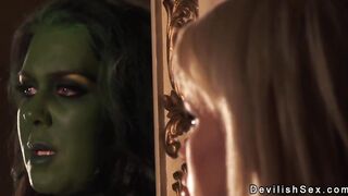 Cosplay lesbian oral with shehulk