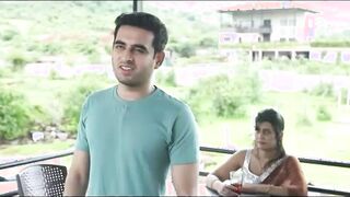 Nokar ne malkin ke maje liye