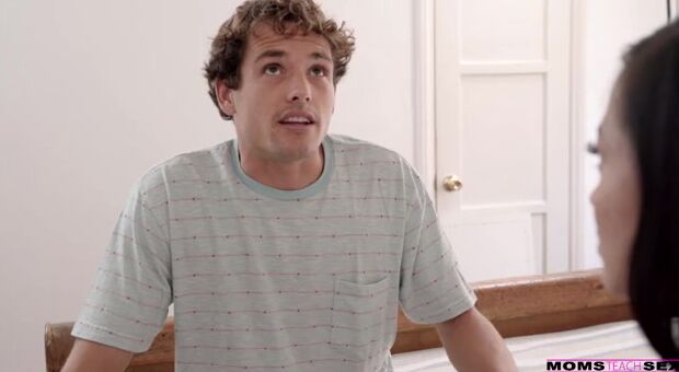 Jasmine Grey and her adopted brother Tyler Nixon can't stop fighting, but when Tyler's stepmom Alana Cruise sends the siblings