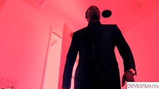 Kendra Spade is Turned On for Isiah Maxwell's Gigantic Penis in BOOTY