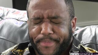 Black client fucked shemale therapist