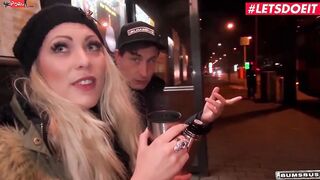 BUMS BUS - Long Ass Goddess Mia Blow Takes It