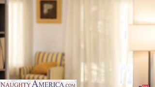 Erotic America - eastern Goddess Alexia Anders visits friend