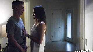 Gizelle and Alex bangs in the hallway