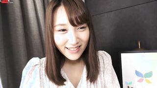 Yotuba Kawai was an Idol into Japan and now wants to be a JAV camgirl