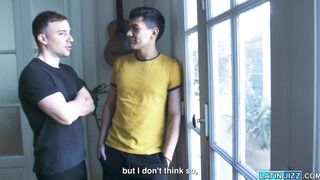 Let's cum together! White guy fucks Latino