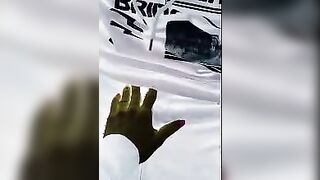 JOUIBRULANCE Je vais Le laisser manger Ce petit branleur d'en reprendre des forces