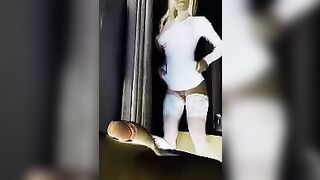 JOUIBRULANCE Je vais Le laisser manger Ce petit branleur d'en reprendre des forces